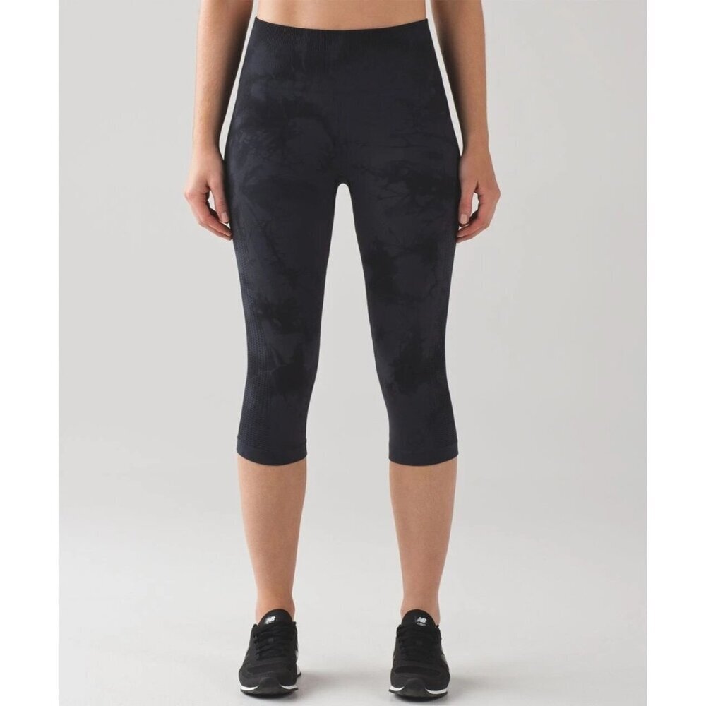 Lululemon Flow and Go Cropped Leggings 8 Seamless High Rise Gray Compression